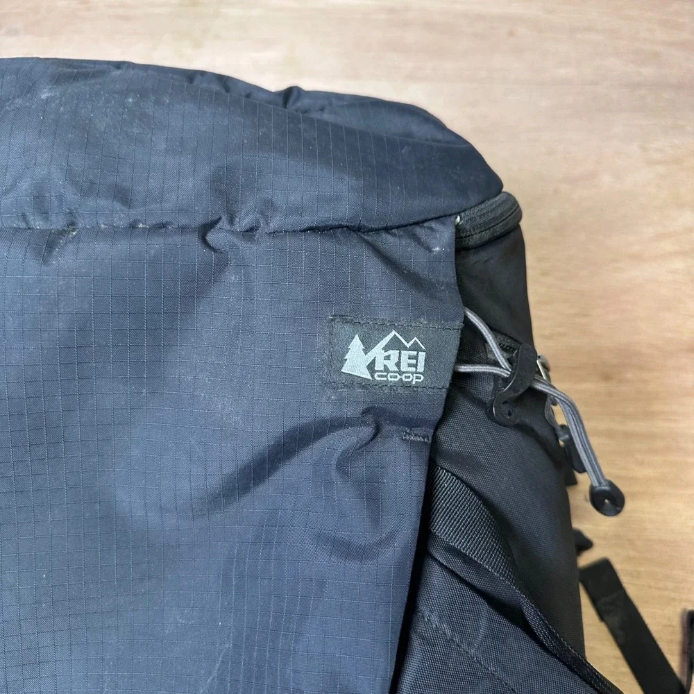 REI Co-op Rucksack 28L Backpack Black Ripstop Hiking Daypack Travel Bag